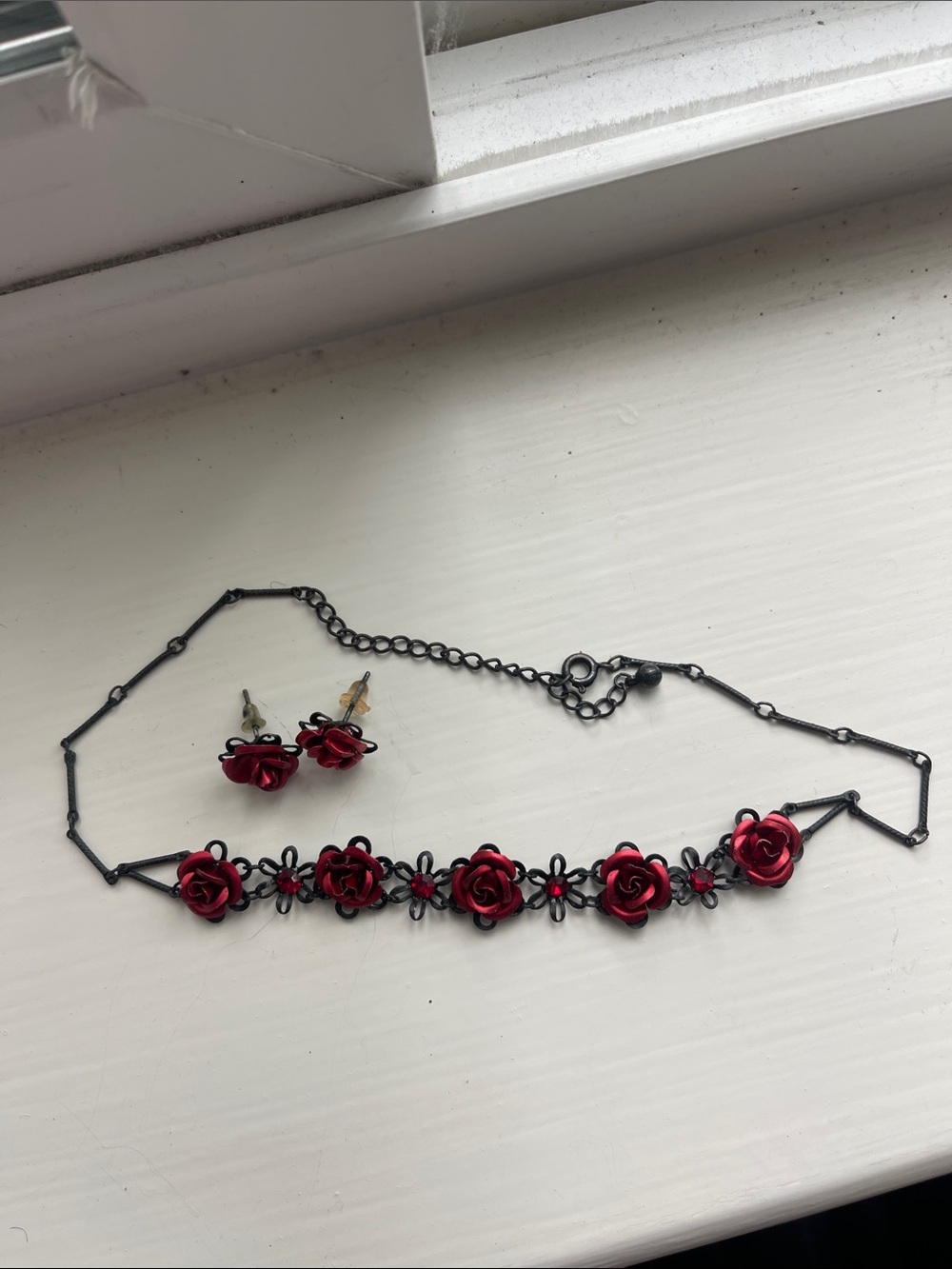 Red Rose Floral Choker Necklace and Earrings Set